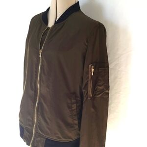 Zara light weight bomber jacket M army green